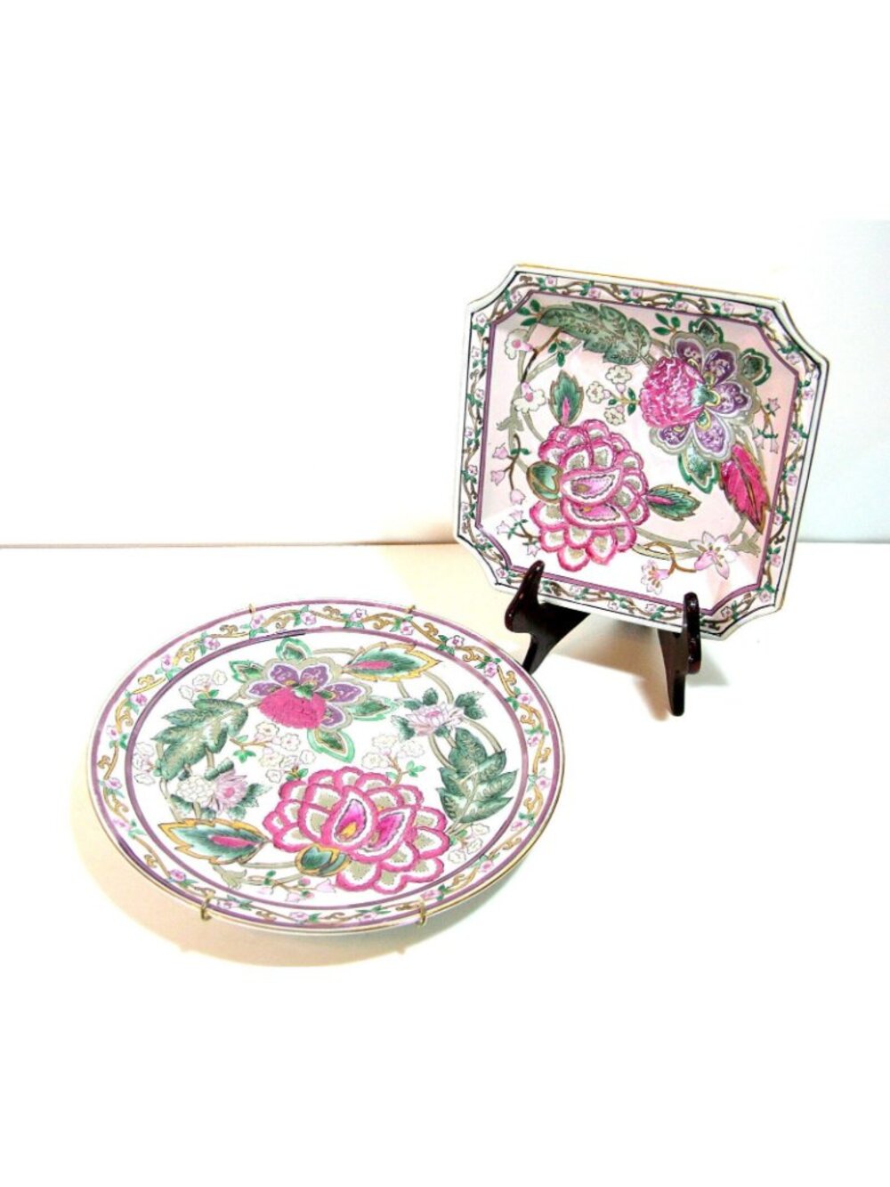 Oriental Floral Plates, Collection of Two, Traditional Decor - Picture 2 of 9